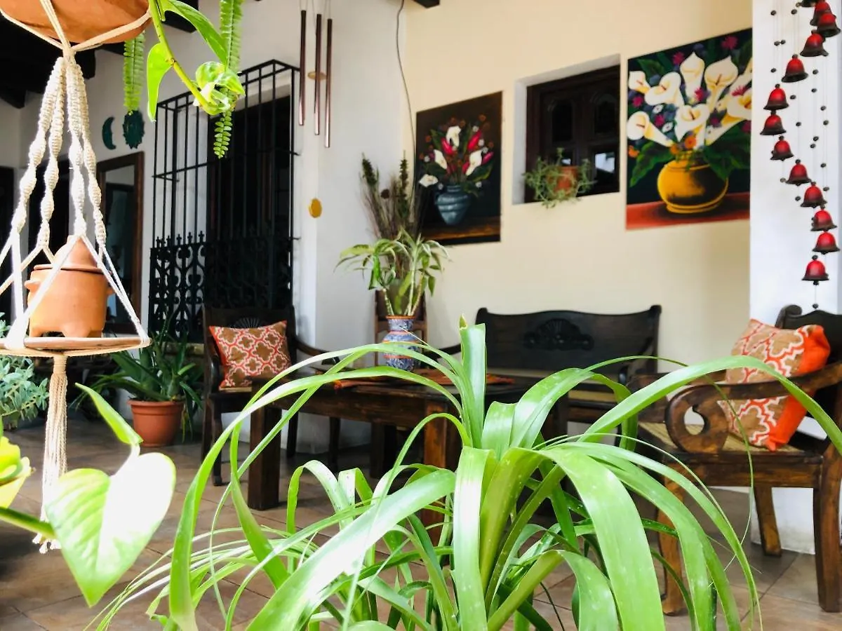 Hotel La Casa De Don Moncho Antigua 2*,