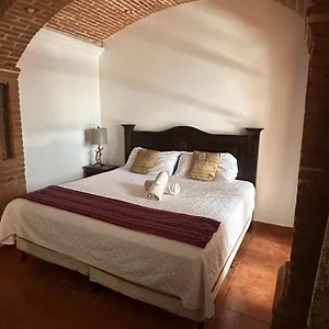 Pensión Casa Dos Tierras, Antigua